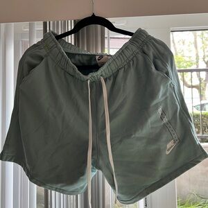 NWT above the knee Nike short